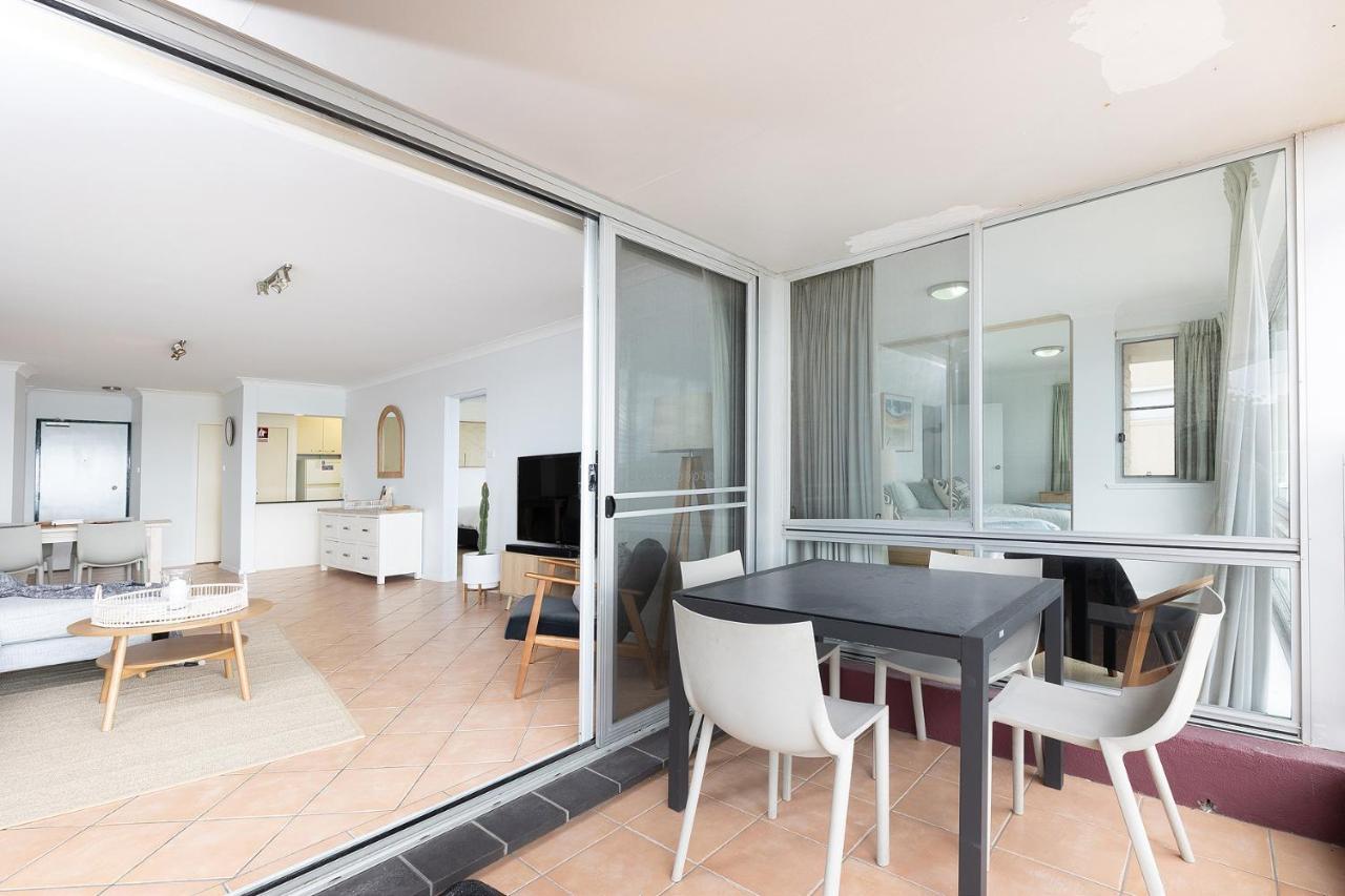 El Sandi, Unit 10, 14-18 North Street * Forster