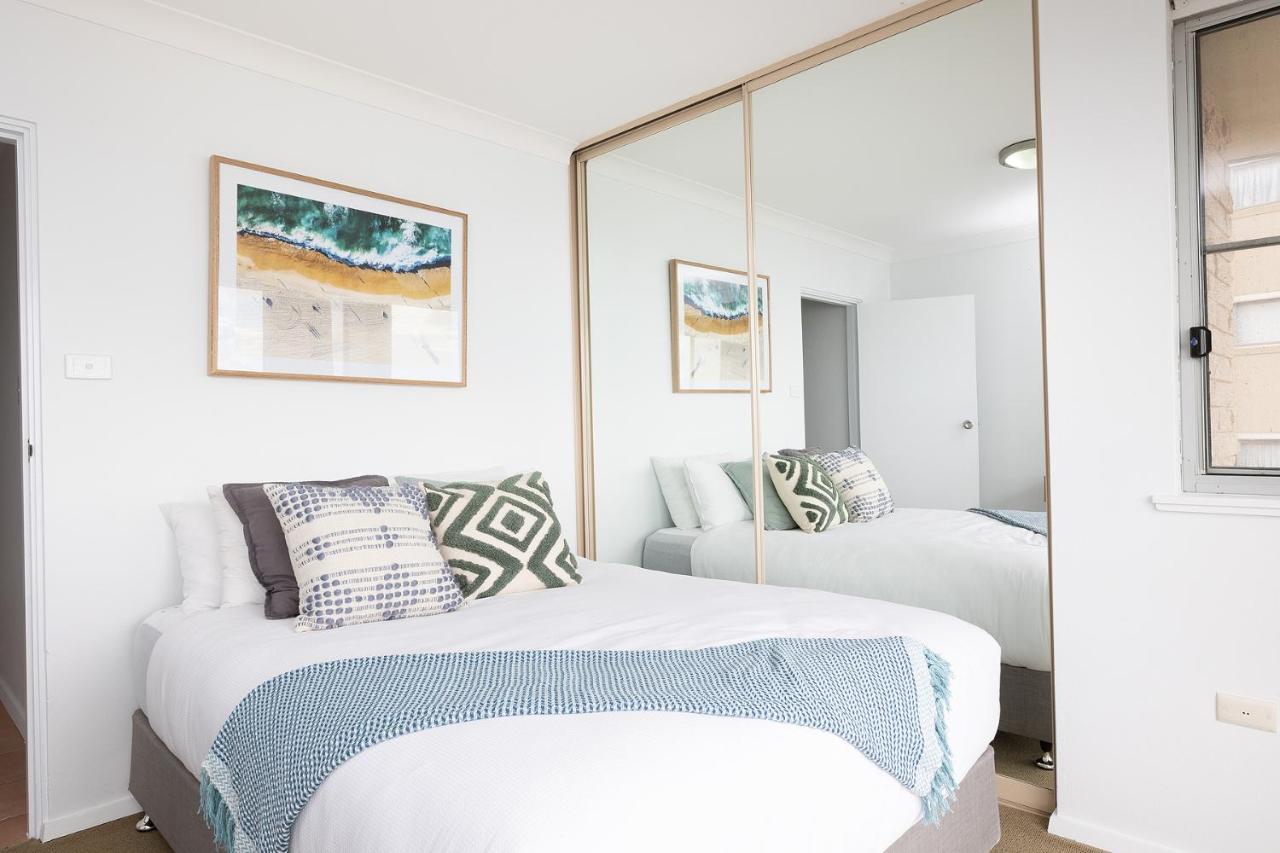 El Sandi, Unit 10, 14-18 North Street Forster