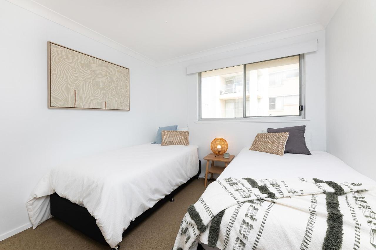 El Sandi, Unit 10, 14-18 North Street Forster