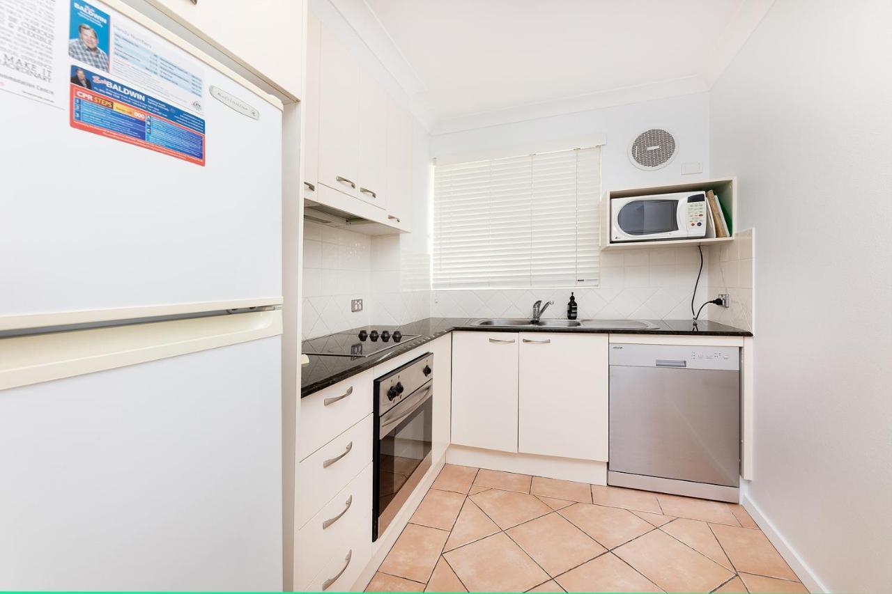 El Sandi, Unit 10, 14-18 North Street Apartment Forster